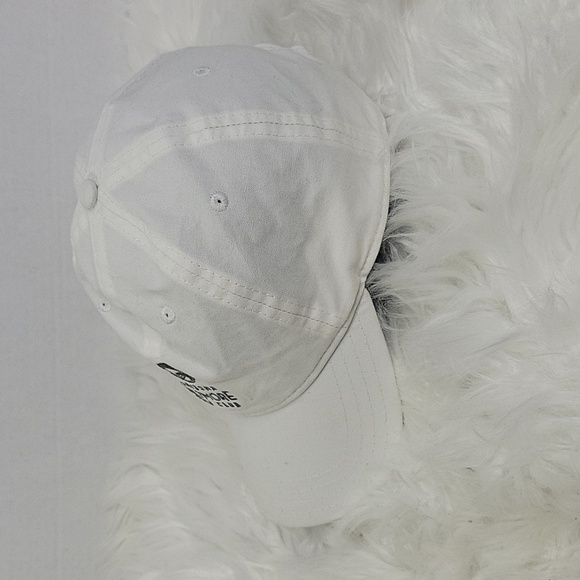 PUKKA ARIZONA Biltmore Golf Club White and‎ Gray Hat - Picture 3 of 7